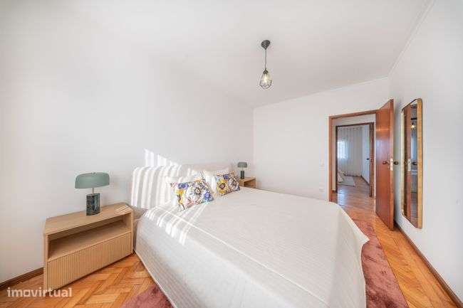 Apartamento T3 Remodelado em Guimarães-23