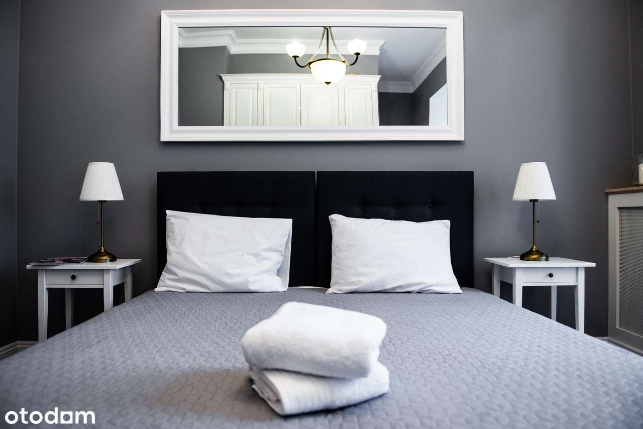 Kawalerka, Hoża 50, lokalizacja TOP-4