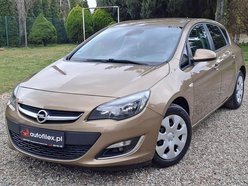 Opel Astra J 2012