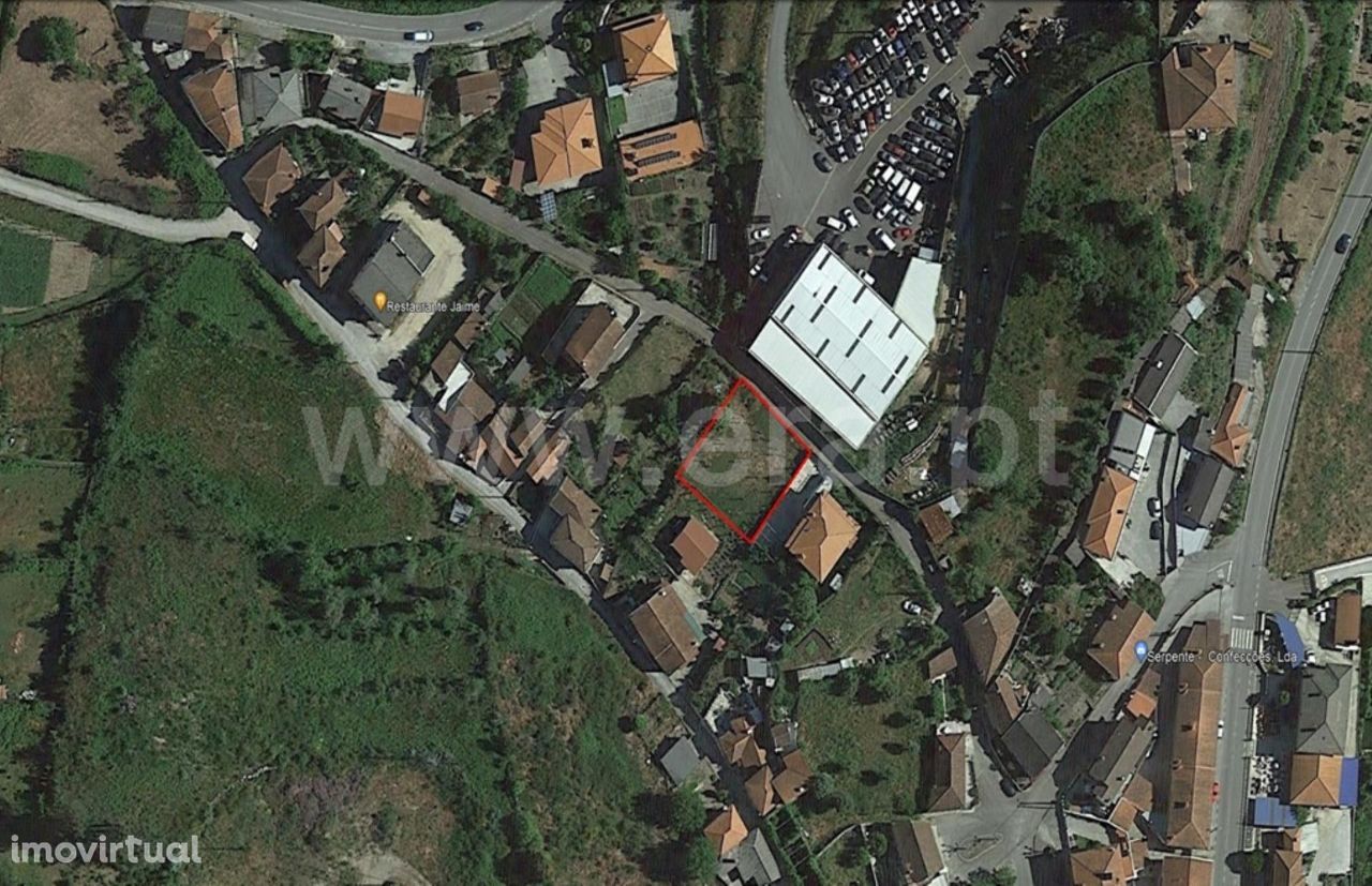 Terreno de construção com 600 m2 em São Gens