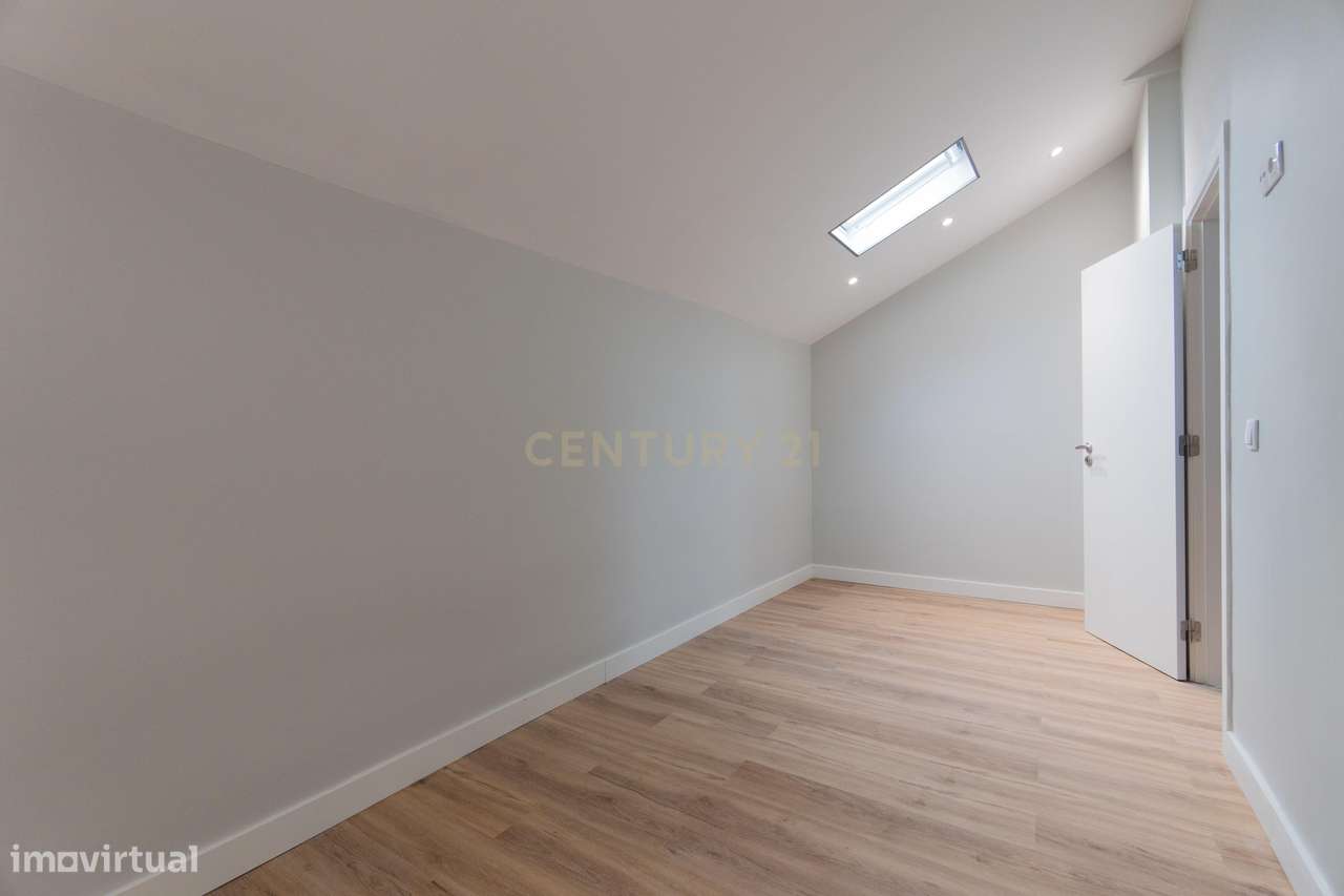 Prédio remodelado na Baixa de Setúbal – uma oportunidade única-54