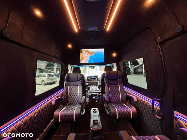 Mercedes-Benz Sprinter - 2