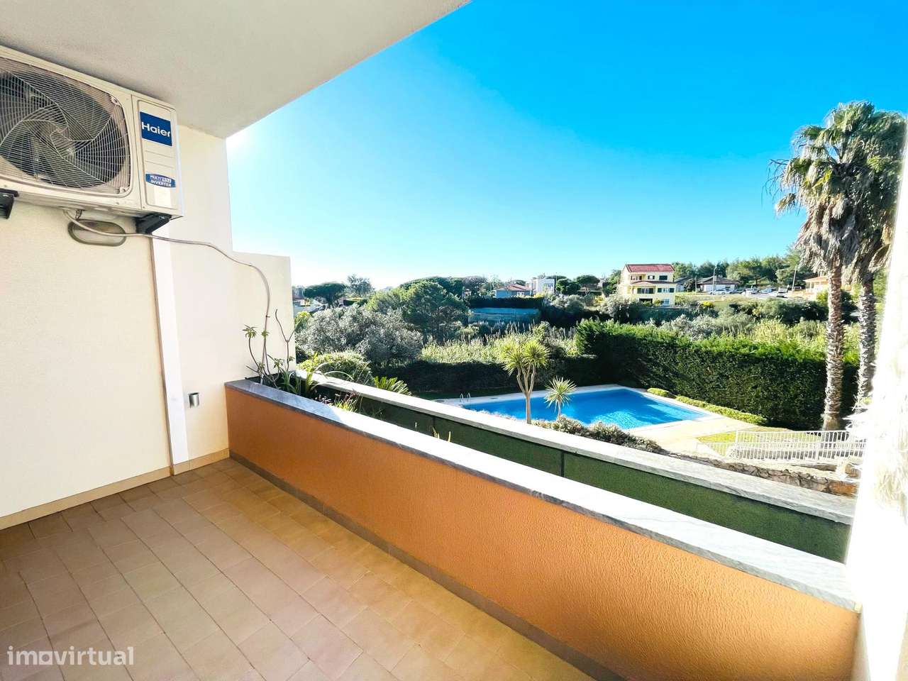 Apartamento T2 em Condomínio com Piscina – Alcabideche, Cascais-5