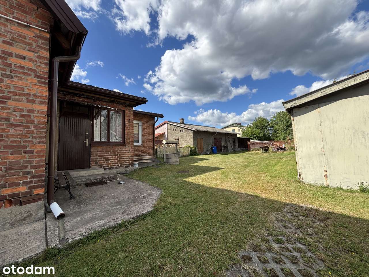 Dom z potencjałem w dobrej lokalizacji-4