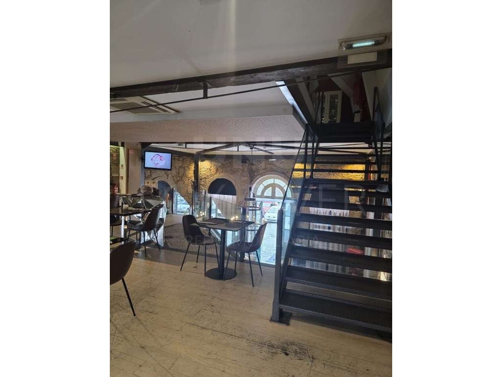 Espaço Comercial de Referência em Valença - Oportunidade de Trespasse-12