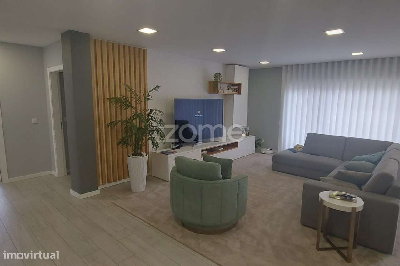 Moradia Térrea V3 com Piscina, Garagem e Terreno de 1.990 m² – Bust...-9