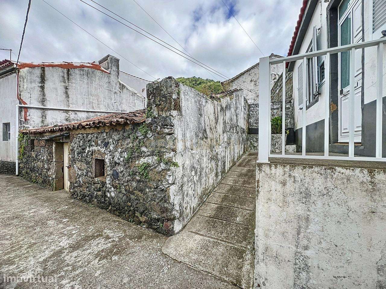 Moradia para Recuperar com Vista Montanha no Faial da Terra, Povoação - Grande imagem: 2/40