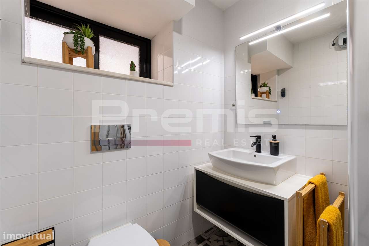 T1 no centro do Porto em frente ao metro-14