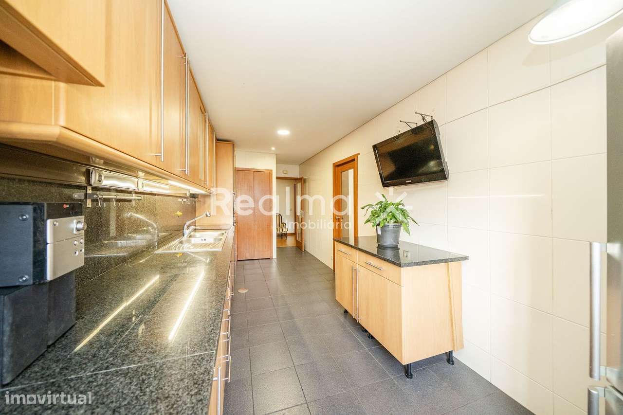 Apartamento T5 em S.Victor-24