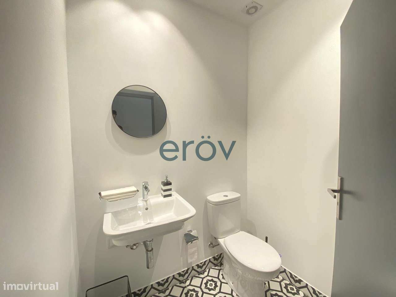 Loja Remodelada no Centro de Felgueiras – Pronta para o Seu Negócio! - Grande imagem: 5/9