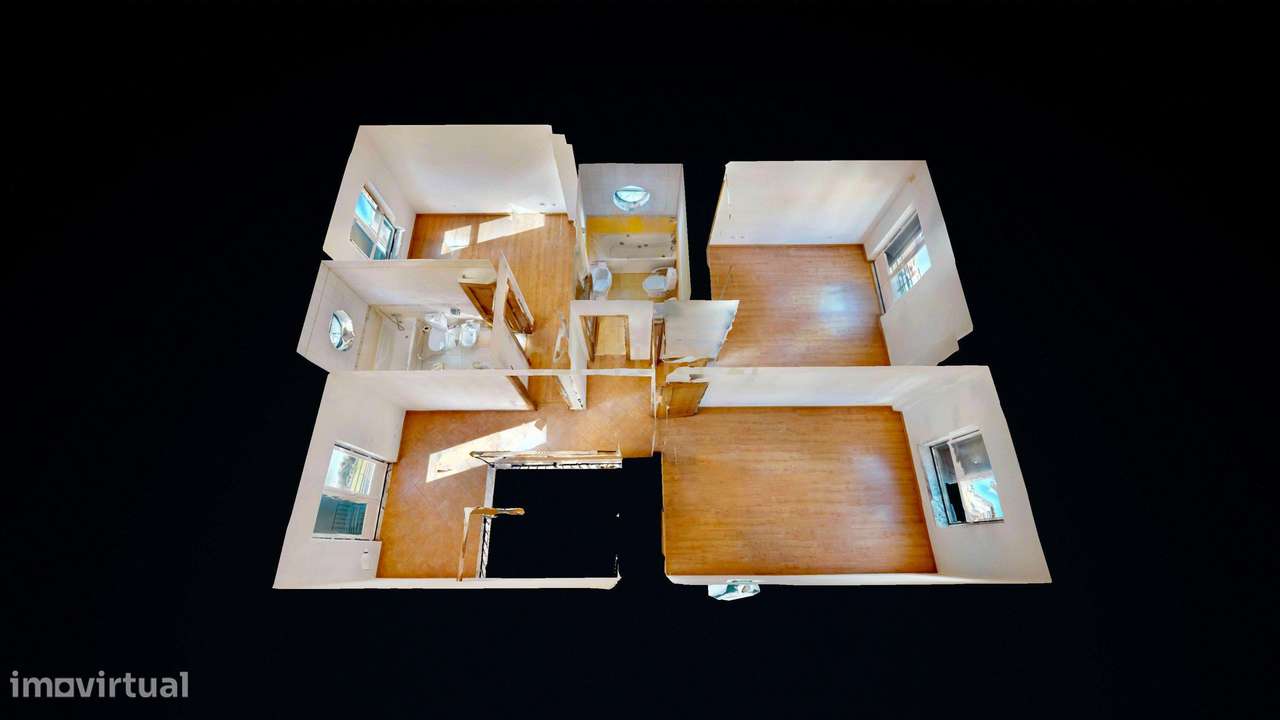 Moradia T4 em Alverca, com Jardim e Garagem-27