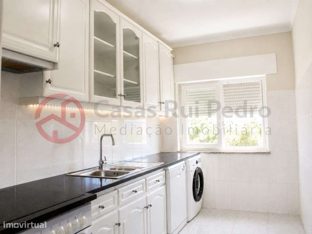Apartamento T3 com excelentes áreas, Paivas-5