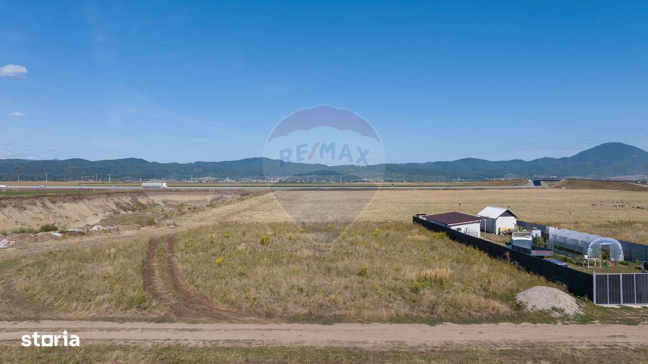 Comision 0 %! Teren de vânzare 686 mp, Cristian! - Imagine principală: 4/7