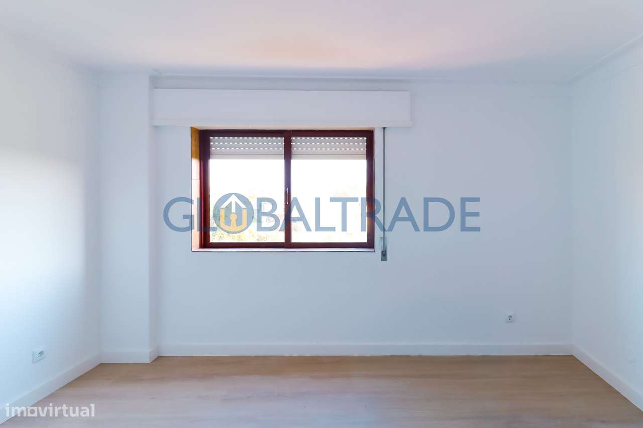 Apartamento T2 Renovado & Equipado em Rio Tinto-15