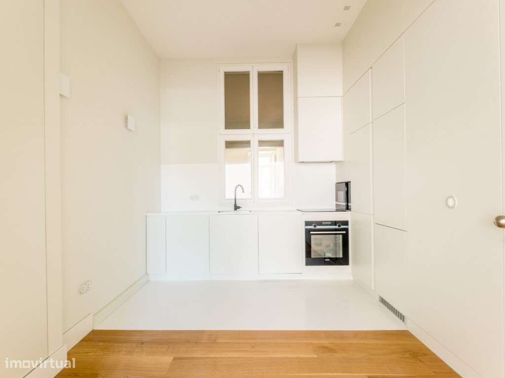 Apartamento T1, em prédio recuperado com elevador no Chiado - Grande imagem: 3/30