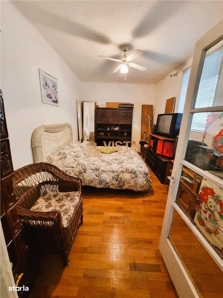 Apartament 4 camere in casa, zona Patria, Central, cu acces auto in cu - Imagine principală: 5/12