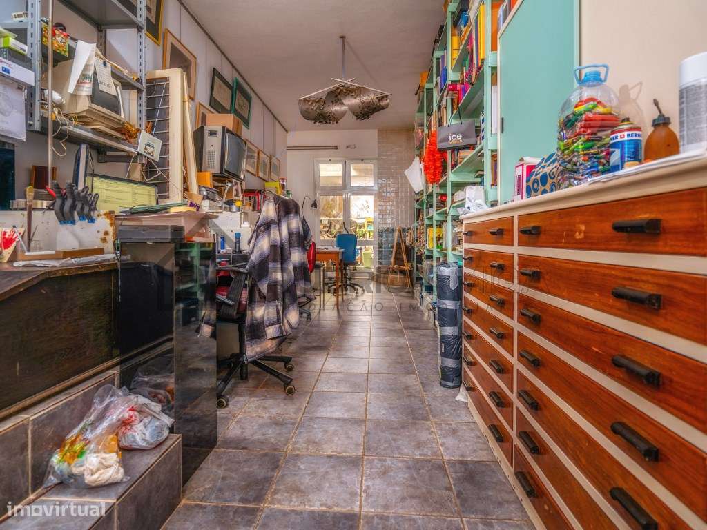 Propriedade Única em Zona Privilegiada com Vista Mar e Piscina - Loulé-21