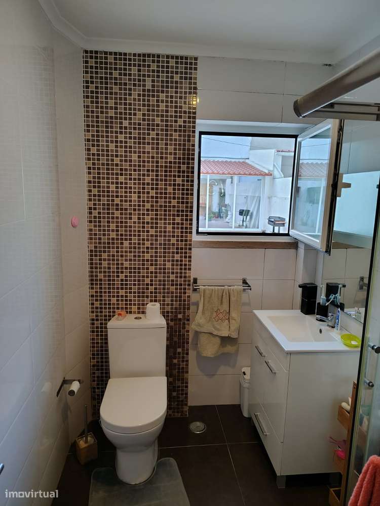 Apartamento T2 remodelado com terraço Casal Do Marco-14