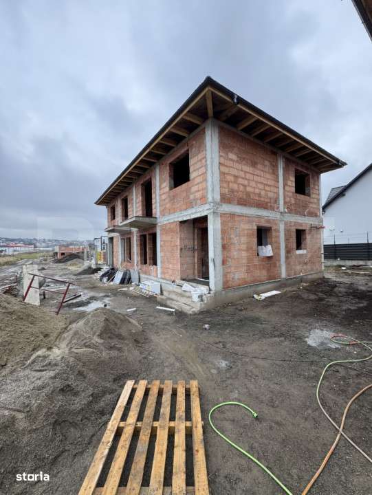 Duplex Tisauti, 90 mp utili, 200 mp teren, zona rezidentiala - Imagine principală: 2/2