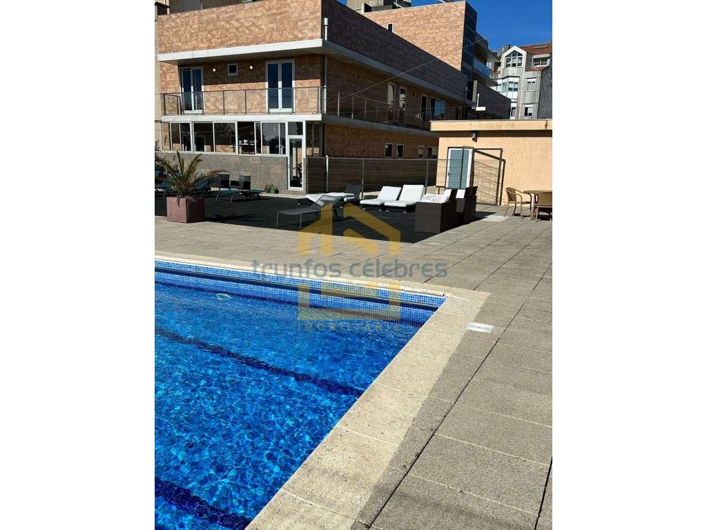 T4 no centro da Póvoa de Varzim, em condomínio fechado com piscina ...-23