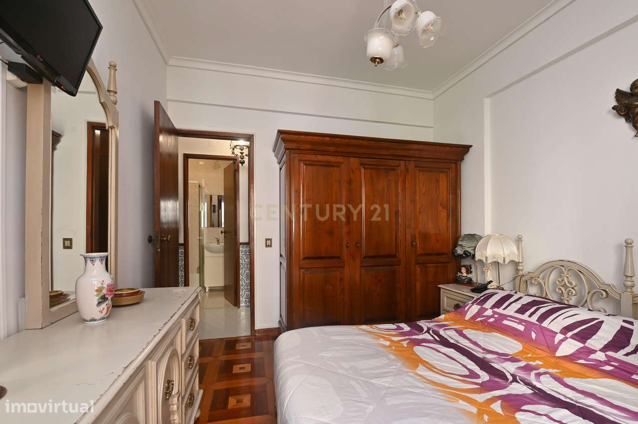 Apartamento T3 em Carnaxide, Oeiras - Oportunidade Única-16