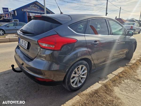 Ford Focus 1.5 TDCi Powershift Titanium - 2