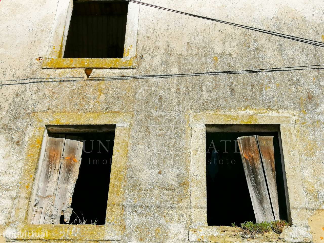 Prédio em Propriedade Total com 3 pisos, situado na Aldeia das lapas, - Grande imagem: 5/10