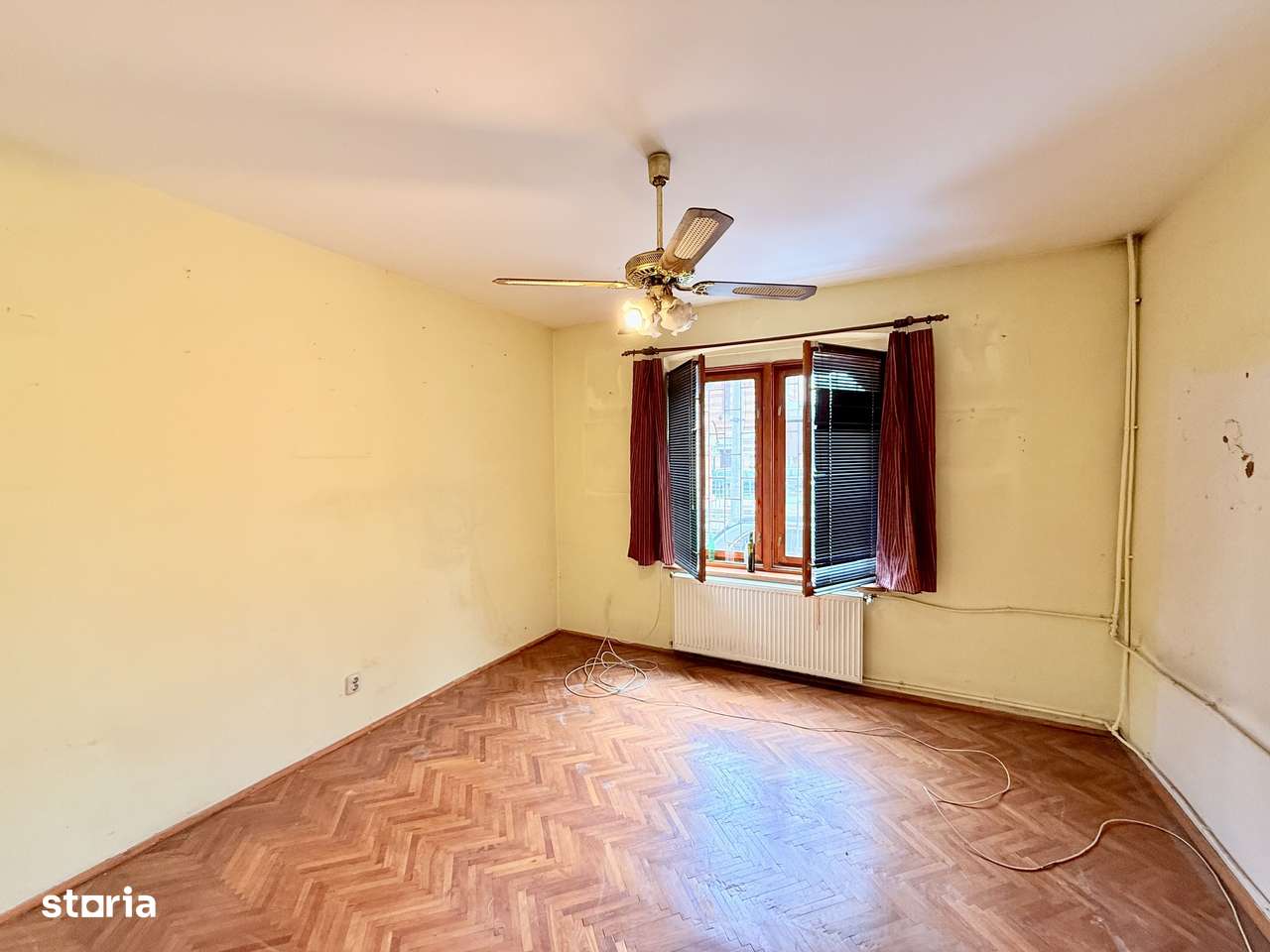 Vila 200 mp desfasurati cartier de case Belvedere Regie-18