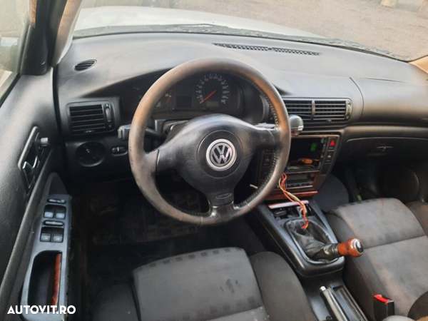 Dezmembrez VW Passat B5 - 3