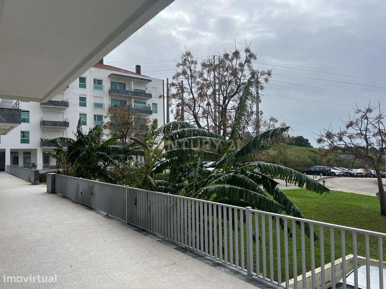 Loja para venda em Porto Salvo com varanda-12