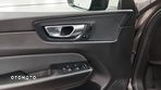 Volvo XC 60 B4 D Plus Dark - 10