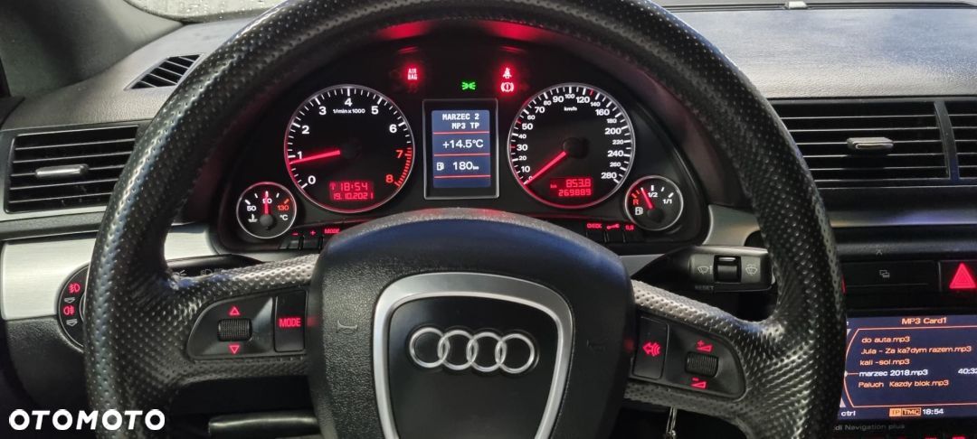 Audi A4 Avant 2.0T FSI - 1