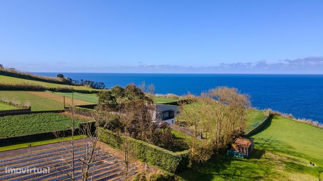 Moradia T3 com vista deslumbrante em Lagoa-54