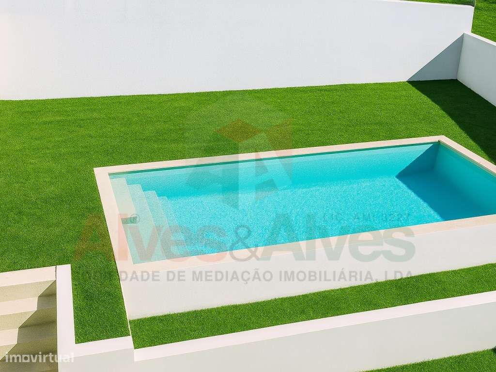 Moradia c/ piscina - Em construção - Previsão de conclusão Dezembro... - Grande imagem: 4/10