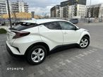 Toyota C-HR Hybrid Style Selection - 12