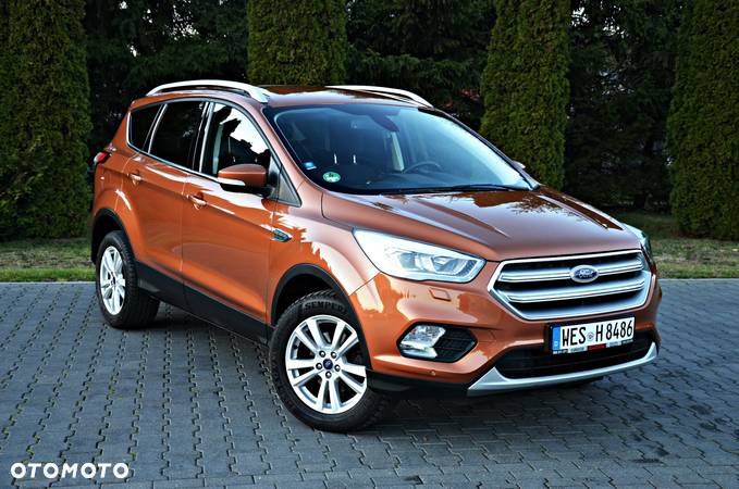 Ford Kuga 1.5 EcoBoost 2x4 Titanium - 1