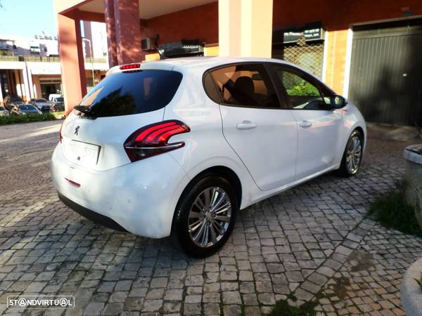 Peugeot 208 1.5 BlueHDi Signature - 3