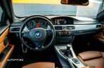 BMW Seria 3 330i xDrive Coupe - 21