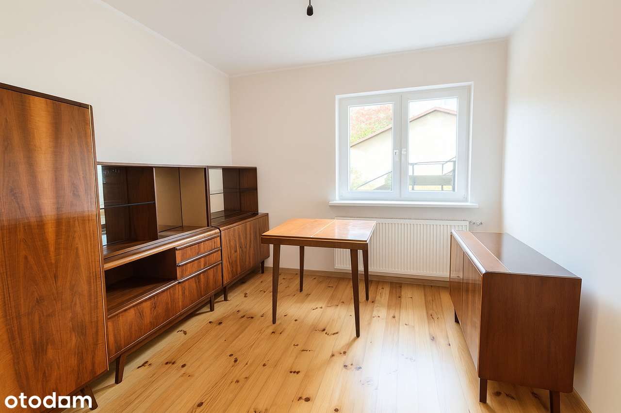 Przestronny dom z garażem i osobnym mieszkaniem-18