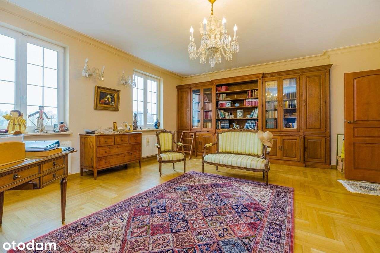 Posiadłość z hotelem i stadniną koni-8