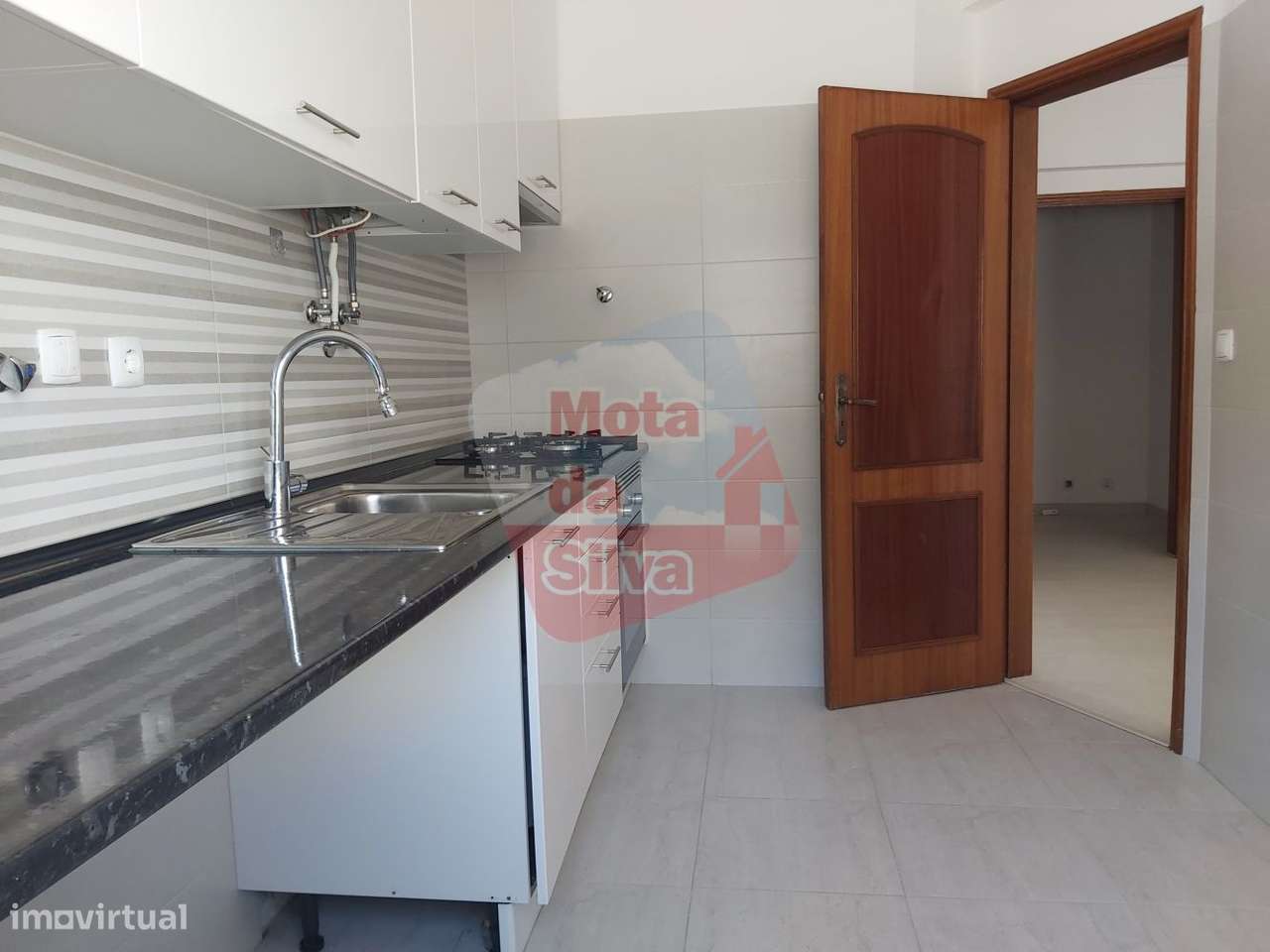 Excelente Apartamento T2 em Santo António da Caparica - Grande imagem: 2/15