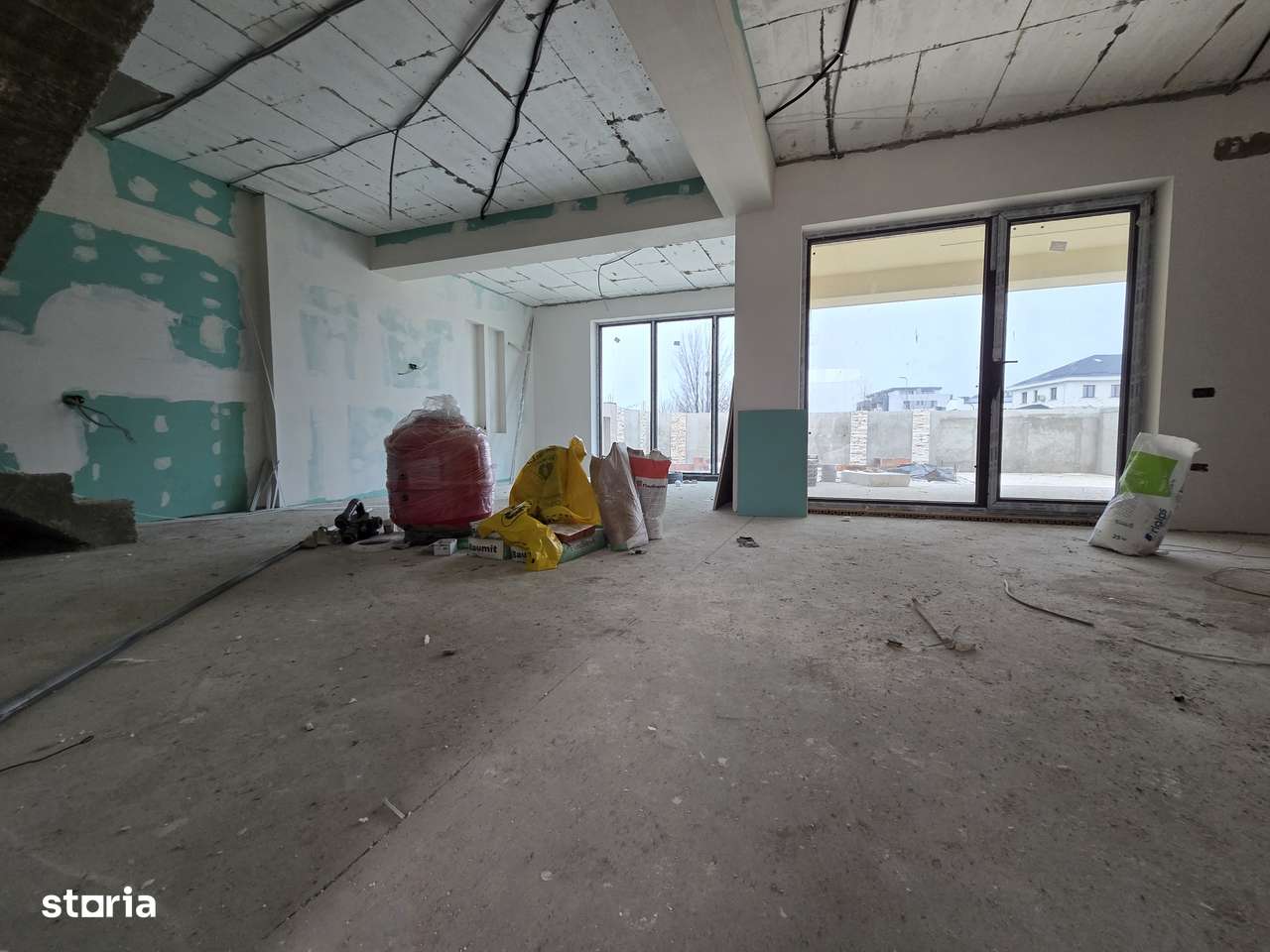 Vilă modernă Bragadiru piscină overflow 5 camere birou inc pardoseala - Imagine principală: 5/9