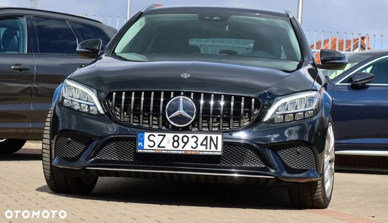 Mercedes-Benz Klasa C 220 d T 9G-TRONIC Night Edition - 1