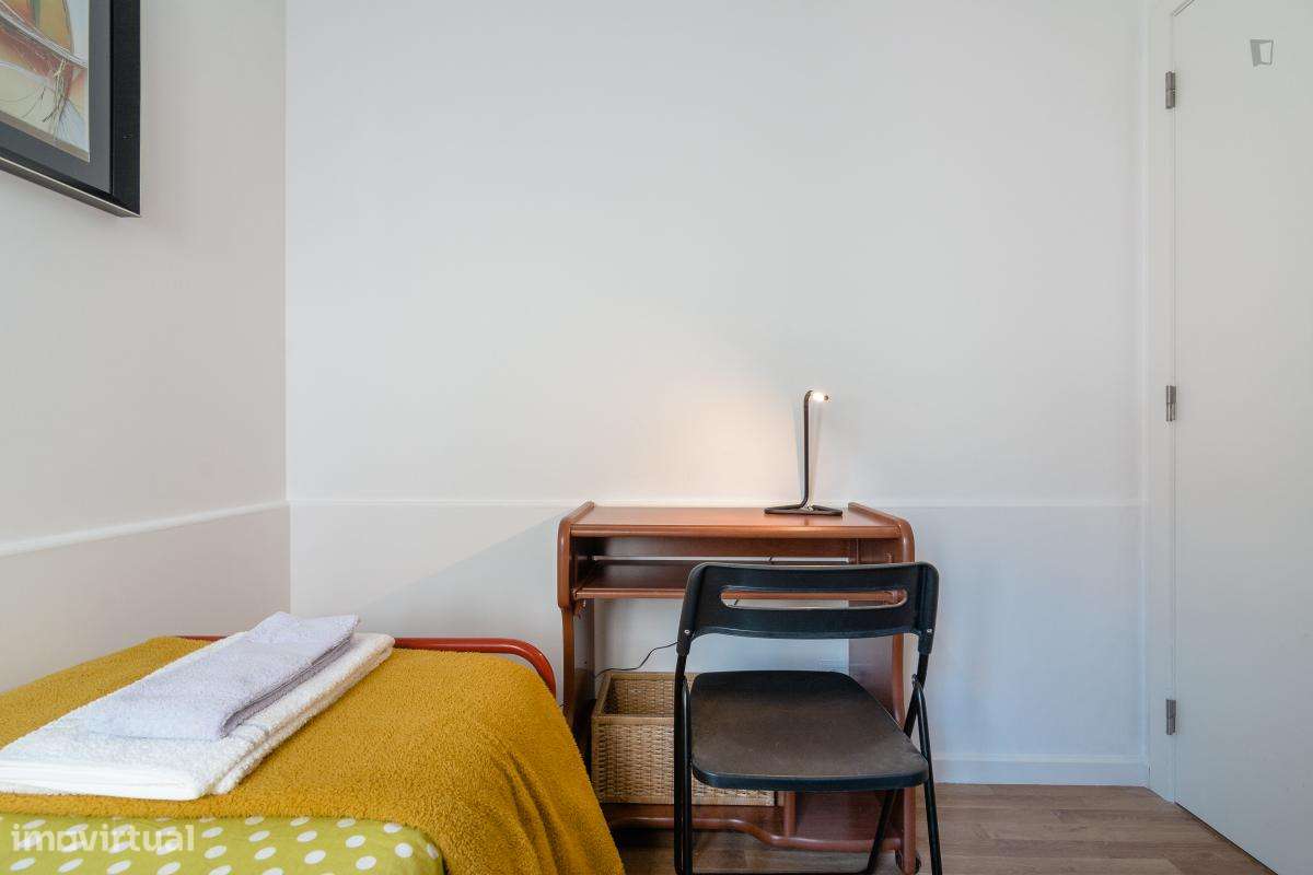 Quarto - localizado em Restelo Lisbon - Grande imagem: 3/10
