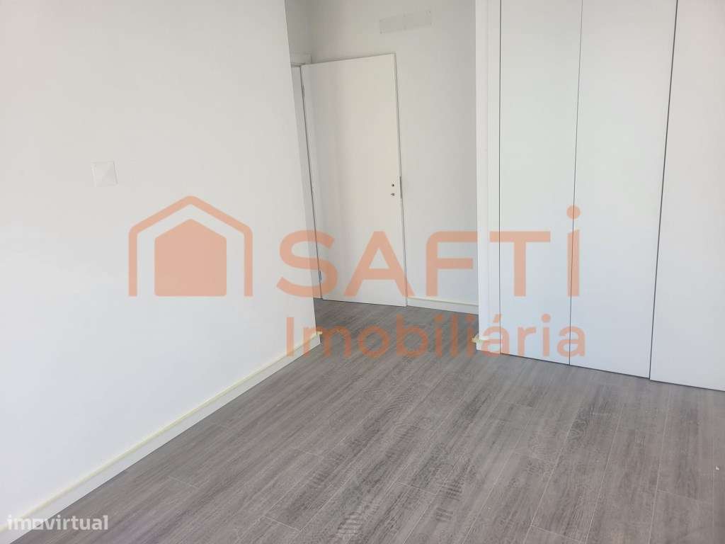 T2 Terraço Sta. Marta Corroios - Grande imagem: 4/27