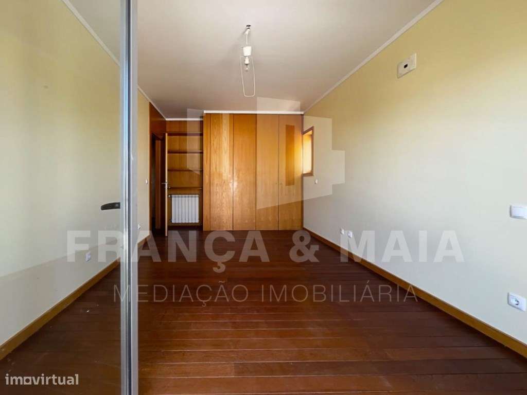 Moradia T3 Renovada com Áreas Excepcionais e Potencial até T5 em Pe...-17