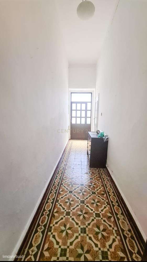 Moradia T3+2 com Terraço, Pátio e Espaço Comercial em São Bartolomeu d - Grande imagem: 4/57