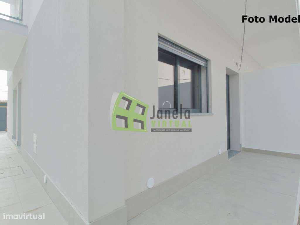 Moradia Geminada T3 - Em Construção na Quinta do Conde - Grande imagem: 5/23