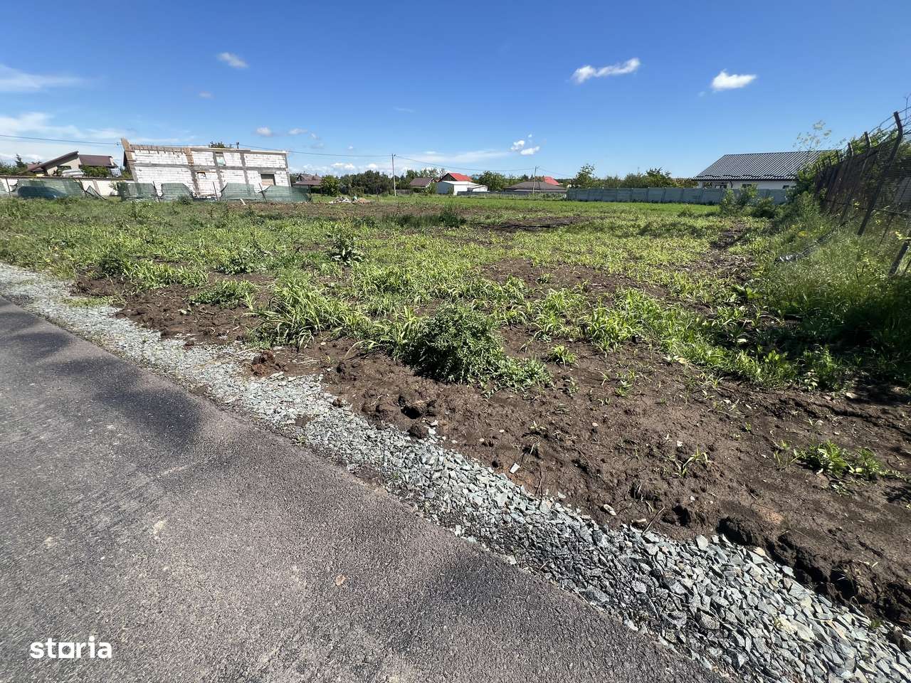 Teren 500 mp Lilieci - Imagine principală: 4/5