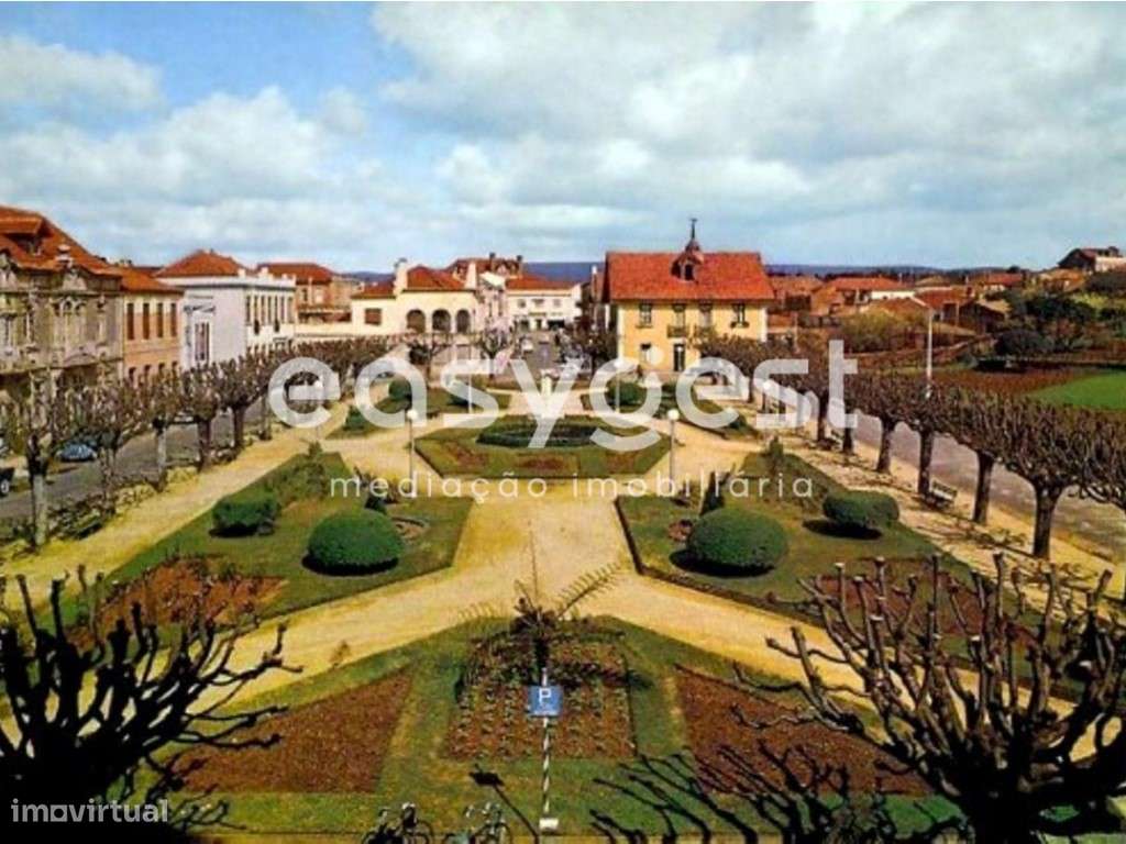 Loteamento para construção em altura de prédio com 4 pisos - Grande imagem: 2/11